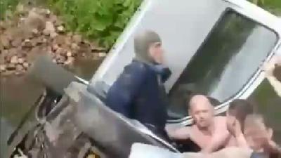 Ralli şoförü ölümden döndü