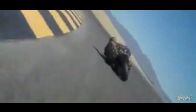 Video : Motosiklet sanki yere yapışık gidiyor