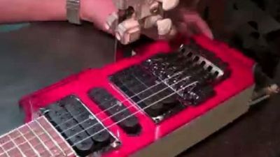 Gitardan tüfek yapmak