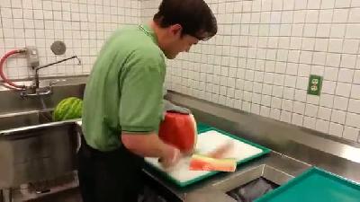 En seri karpuz kesimi