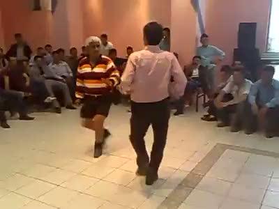 Çılgın adamlar fena kıvırıyor