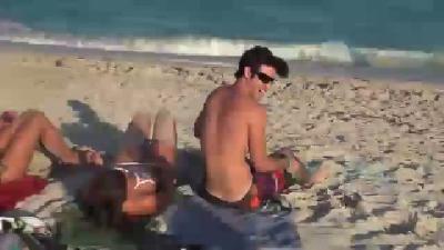 Miami sahilinde yılan paniği
