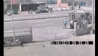 video Profesyonel bisikletçiye böyle çarptı