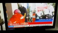 Polis gaz maskesini böyle çıkardı
