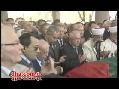 Süleyman Demirel eşini uğurladı
