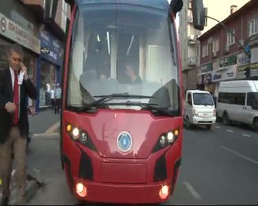 İlk yerli tramvay yolda kaldı