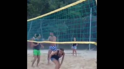 Burak ve Arda'dan Voleybol Şov