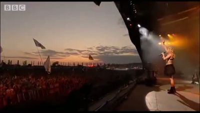 Ellie Goulding - Burn (Canlı Performans)