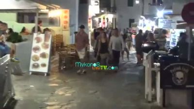Neuer Mykonos'ta Stres Atıyor