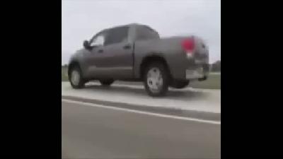 Twerk Yapan Kamyonet