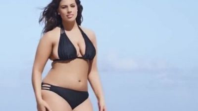 XXL Mankeni Ashley Graham Bikini Show
